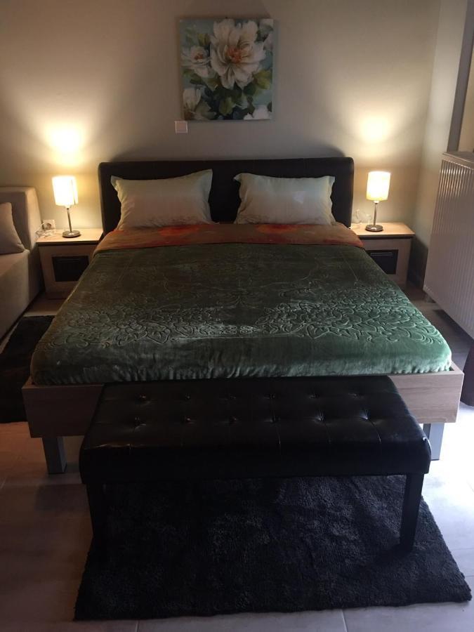Archontiko Kirfis In Desfina Aparthotel Bagian luar foto