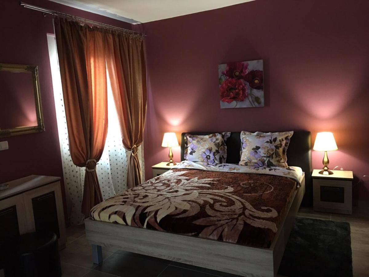 Archontiko Kirfis In Desfina Aparthotel Bagian luar foto