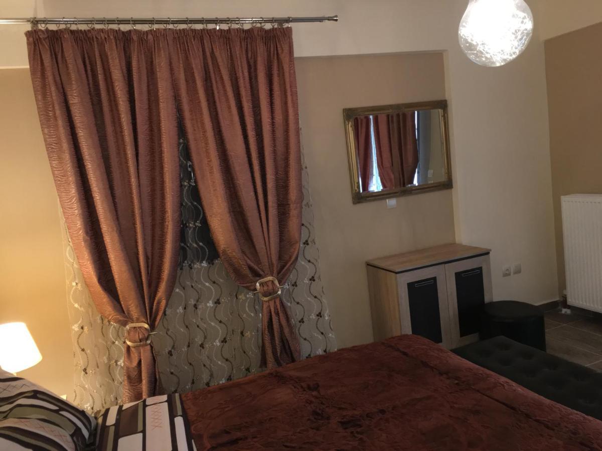 Archontiko Kirfis In Desfina Aparthotel Bagian luar foto