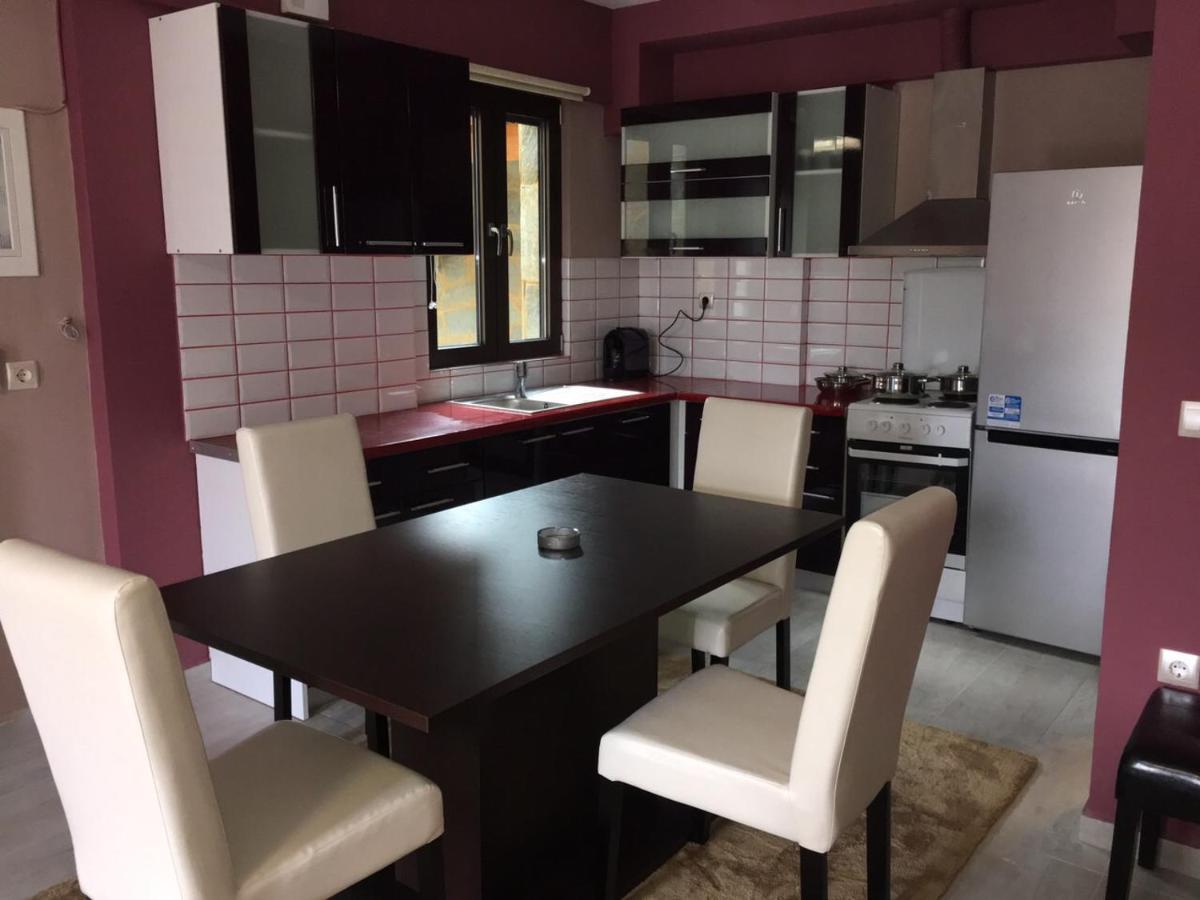 Archontiko Kirfis In Desfina Aparthotel Bagian luar foto